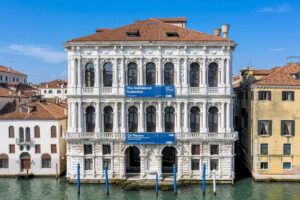 Ca’ Pesaro - Venedig - Außenansicht: Die prachtvolle barocke Fassade der Galleria Internazionale d'Arte Moderna direkt am Canal Grande