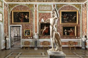Galleria Borghese - Rom - Sala di Caravaggio (Caravaggio-Zimmer) mit Gemälden von Caravaggio und David-Statue von Bernini