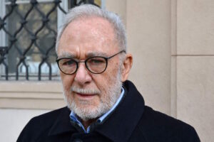 Gerhard Richter: Foto des deutschen Malers vor der Nationalgalerie in Prag 2017
