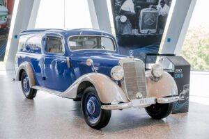 Mercedes-Benz Museum - Stuttgart - Sonderausstellung: Mercedes-Benz 170 V Kasten-Lieferwagen mit Sindelfinger Karosserie aus dem Jahr 1952