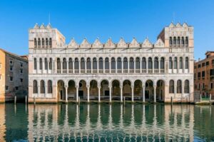 Museo di Storia Naturale di Venezia Giancarlo Ligabue - Außenansicht: Die veneto-byzantinische Fassade des Naturkundemuseums direkt am Canal Grande