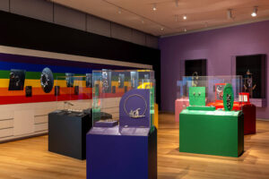 Museum of Arts and Design - New York City - Ausstellung'OUT of the Jewelry Box' mit zeitgenössischen Schmuckstücken