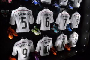 Real Madrid Museum - Trikots von Starspielern und Vereinslegenden