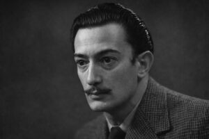 Salvador Dalí: Porträt des spanischen Malers mit markantem Schnurrbart