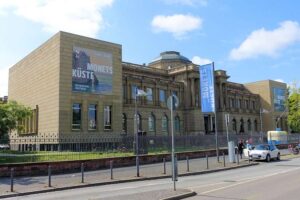 Städel Museum - Frankfurt am Main - Außenansicht: Historische Fassade des Kunstmuseums am Schaumainkai