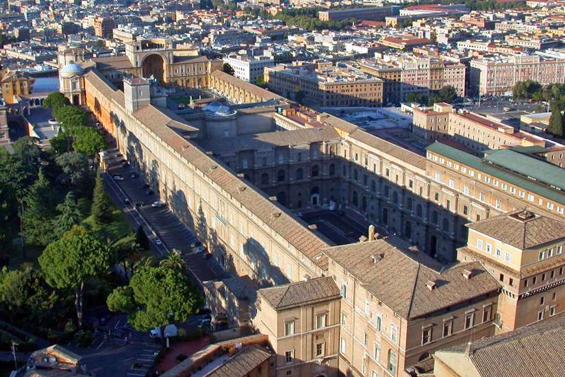 Eingangsbereich der Vatikanischen Museen in Vatikanstadt bei Rom